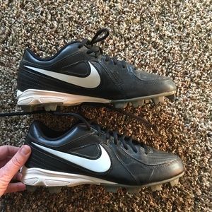 Nike Black and white softball shoes cleats, sz 7.5